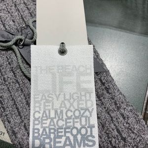 NWT Barefoot Dreams CozyChic Socks Gray